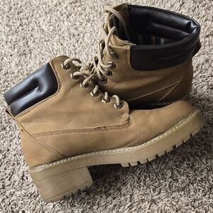 Women's Tan Work-Style Lace-Up Boots